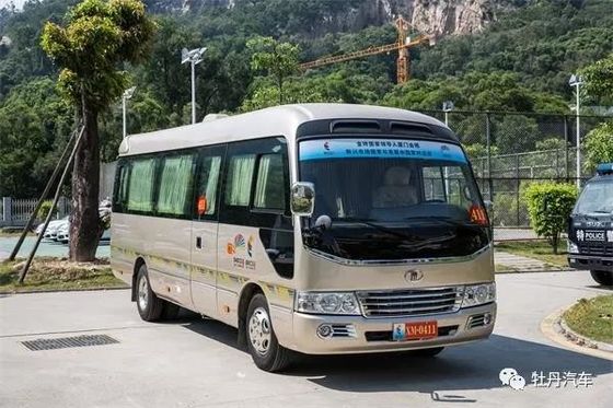 China 10-18 Zitplaatsen Toerist Isuzu Coaster Minibusje Bagage Stadsvervoer leverancier